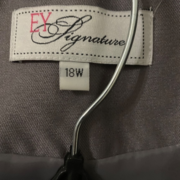 Women’s Gray Suit - Picture 3 of 5